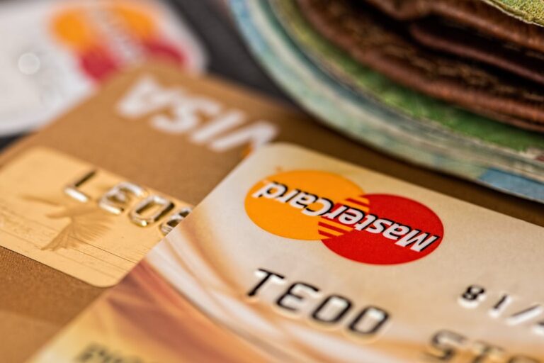 Por que quitar dívidas antes de investir é fundamental?